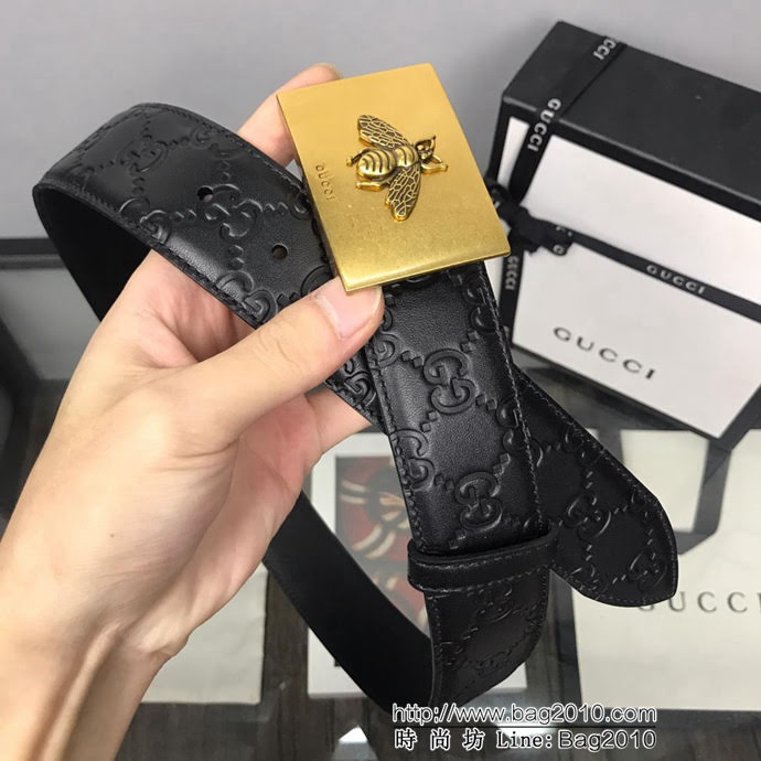 GUCCI古馳 官網新款 正品規格 原單品質 頭層小牛皮壓花 對版尖尾 復古蜜蜂板扣 男士皮帶  xfp1090